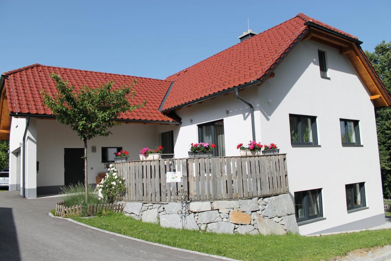 Desl'S Little Farm Apartment Waldburg Bagian luar foto